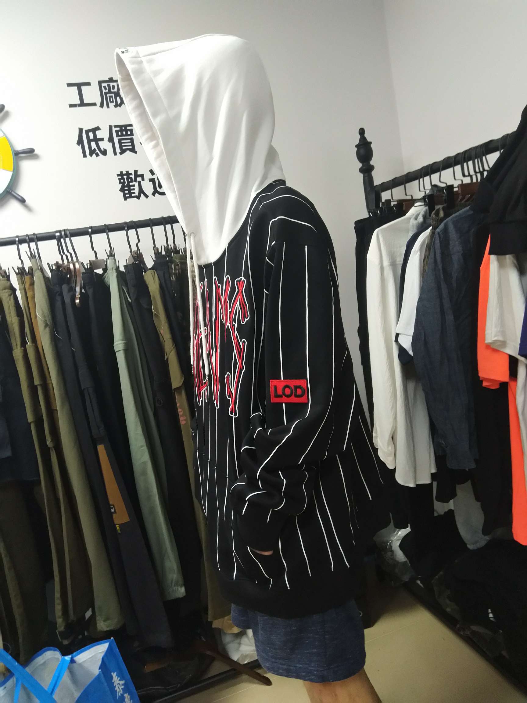 复刻衣服厂家,货比三家很重要